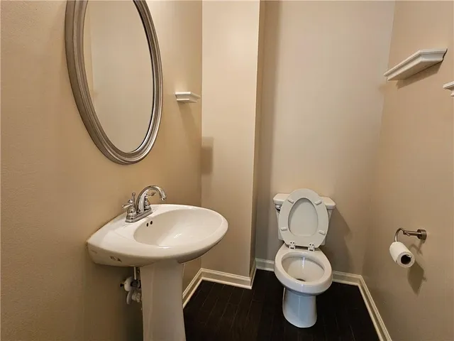 $2,400 | 6185 Crested Moss Drive, Alpharetta, GA 30004