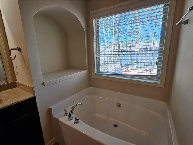 $2,400 | 6185 Crested Moss Drive, Alpharetta, GA 30004