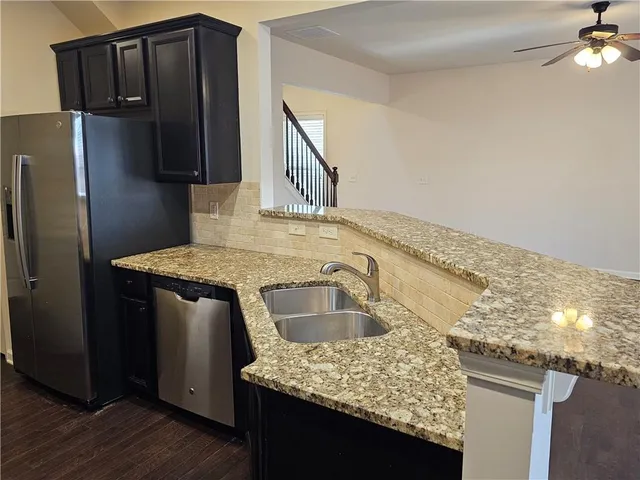 $2,400 | 6185 Crested Moss Drive, Alpharetta, GA 30004