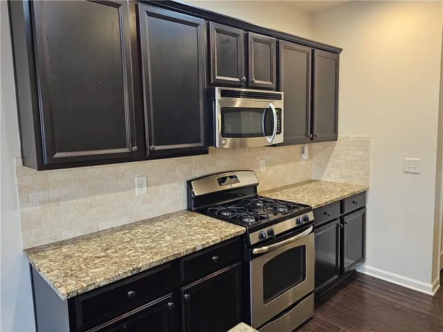 $2,400 | 6185 Crested Moss Drive, Alpharetta, GA 30004