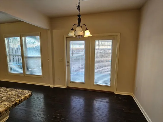 $2,400 | 6185 Crested Moss Drive, Alpharetta, GA 30004