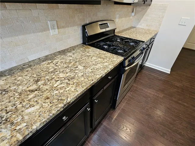 $2,400 | 6185 Crested Moss Drive, Alpharetta, GA 30004