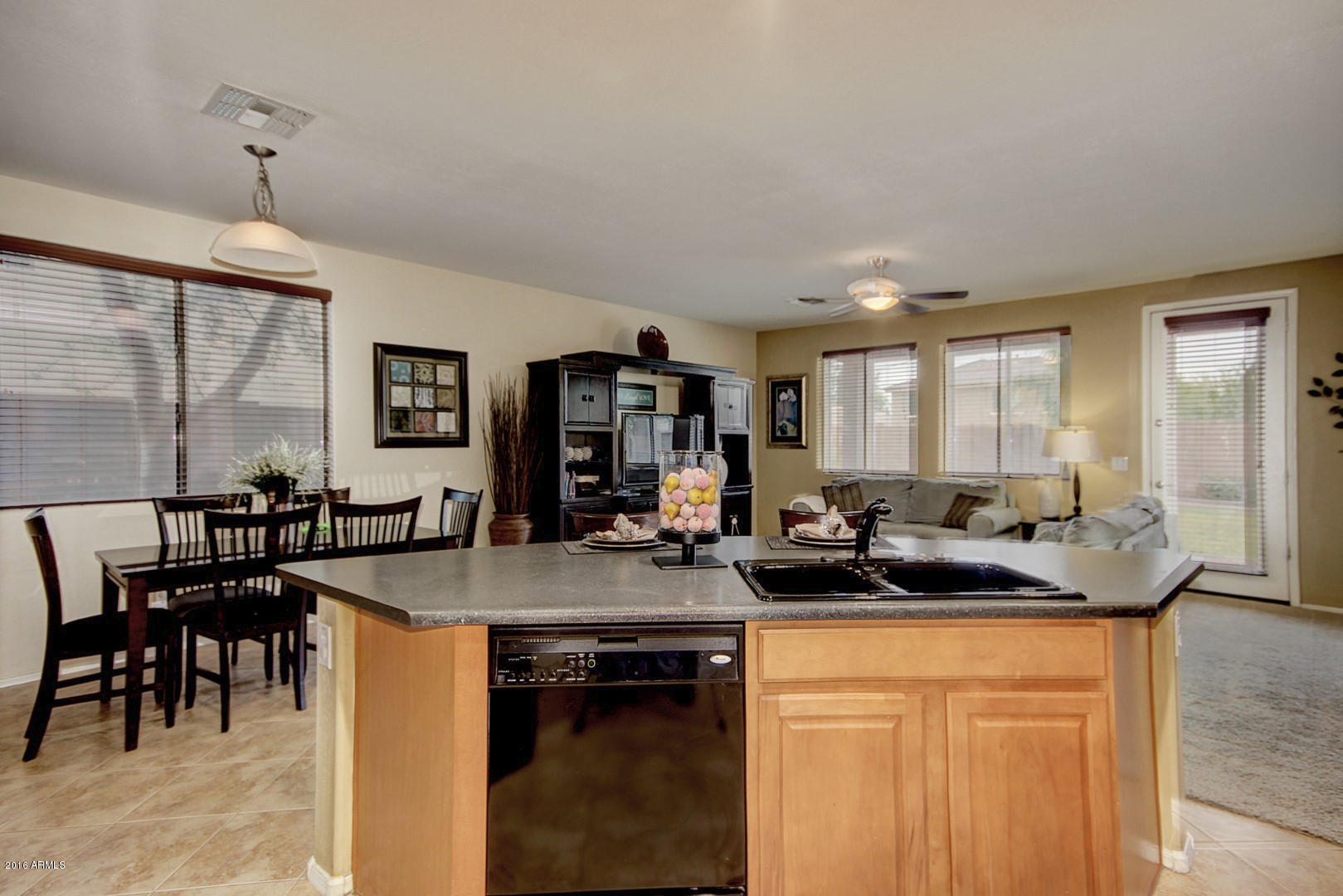 6509 West Harwell Road Laveen, AZ 85339 - Photo 18 of 40 Kitchen