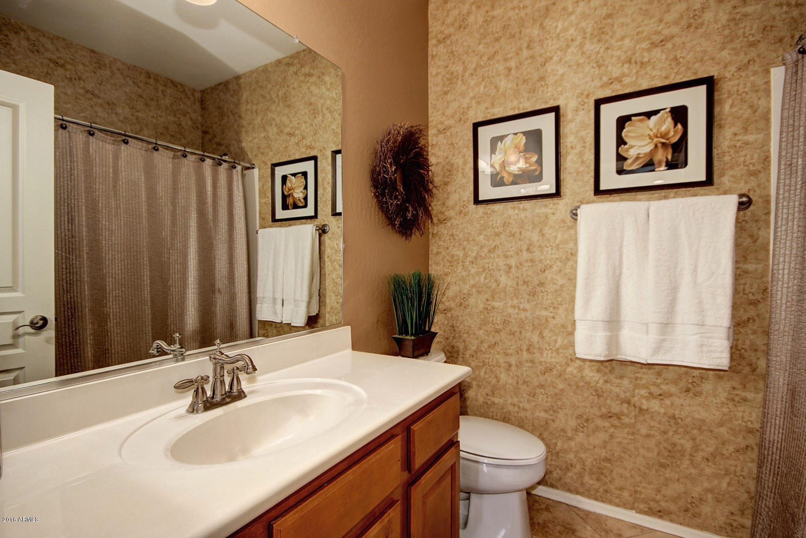 6509 West Harwell Road Laveen, AZ 85339 - Photo 21 of 40 Full Bath on Ground Floor
