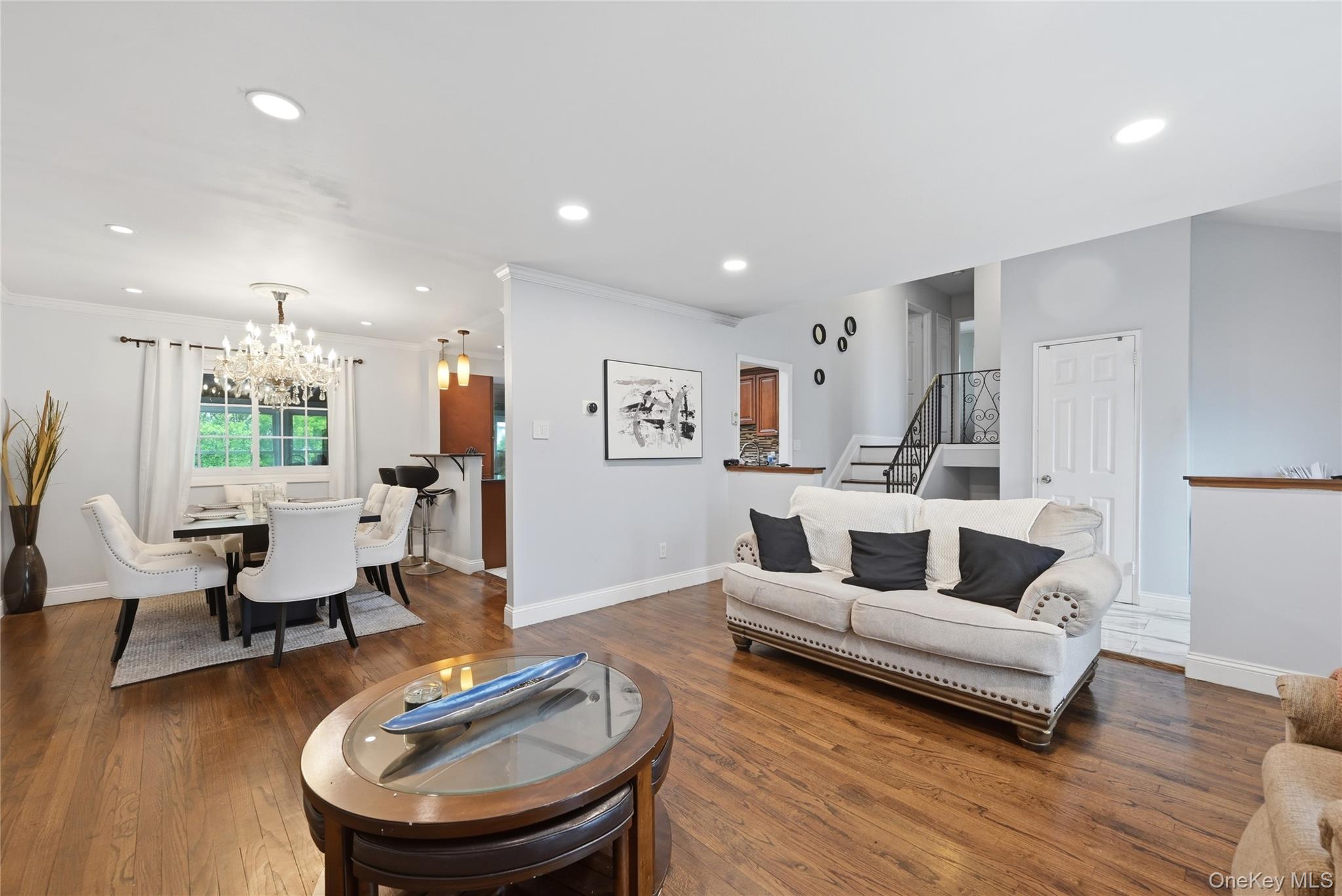 572 Benjamin Road North Babylon, NY 11703 - Photo 19 of 29