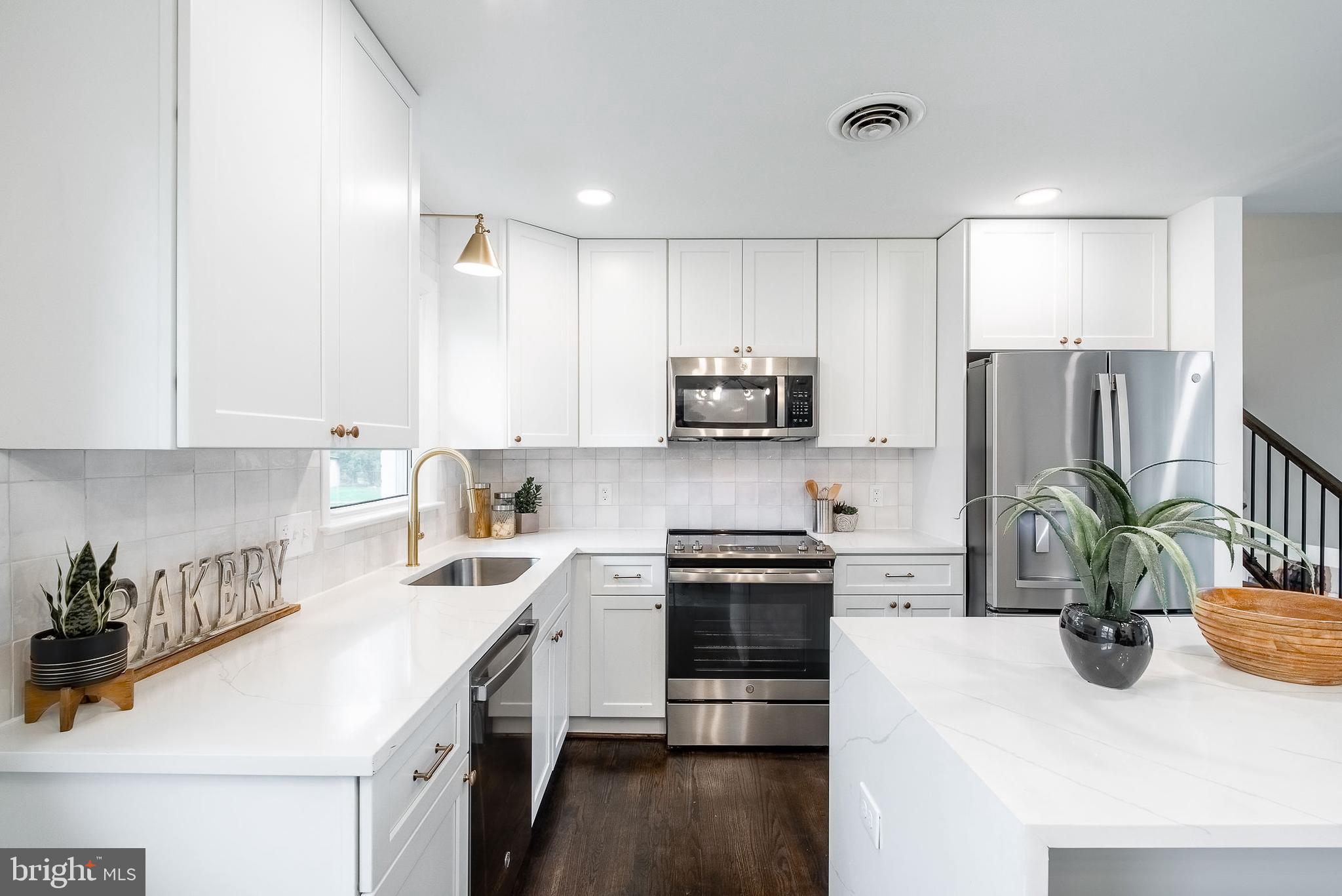 8705 Old Mt Vernon Road Alexandria, VA 22309 - Photo 5 of 28