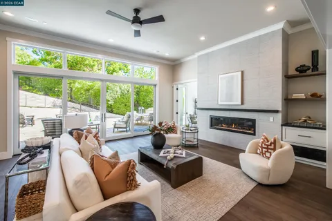 $3,980,000 | 84 Mossbridge Lane, Orinda, CA 94563