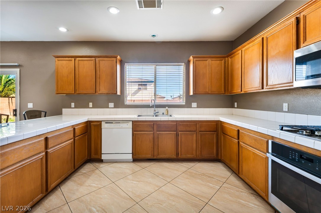 6216 Sterling Ranch Way North Las Vegas, NV 89081 - Photo 14 of 39