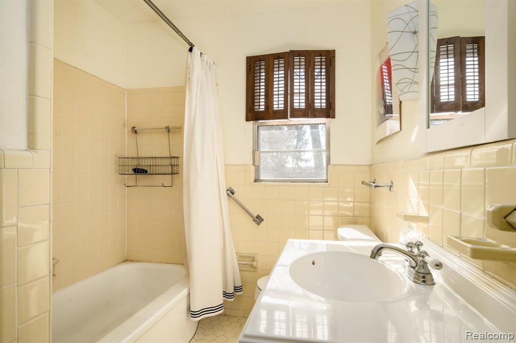 895 North Pemberton Road Bloomfield Hills, MI 48302 - Photo 19 of 28 Gallery Image 19