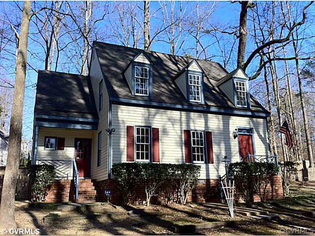 7300 Cherokee Road Richmond, VA 23225 - Photo 2 of 18 a view of street with sitting area