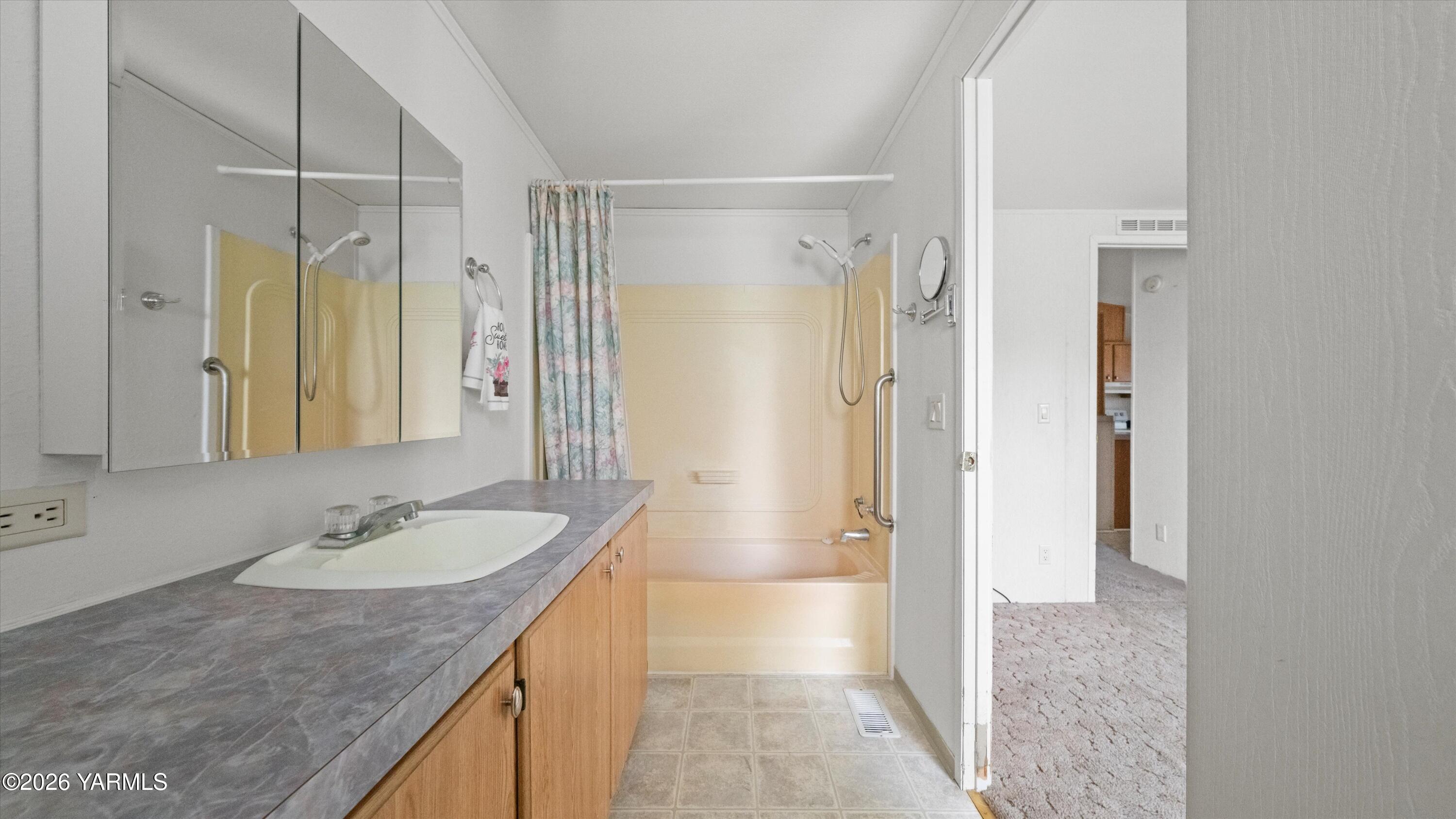 1130 North Wenas Road, Unit 3 Selah, WA 98942 - Photo 25 of 28 25-7R502618