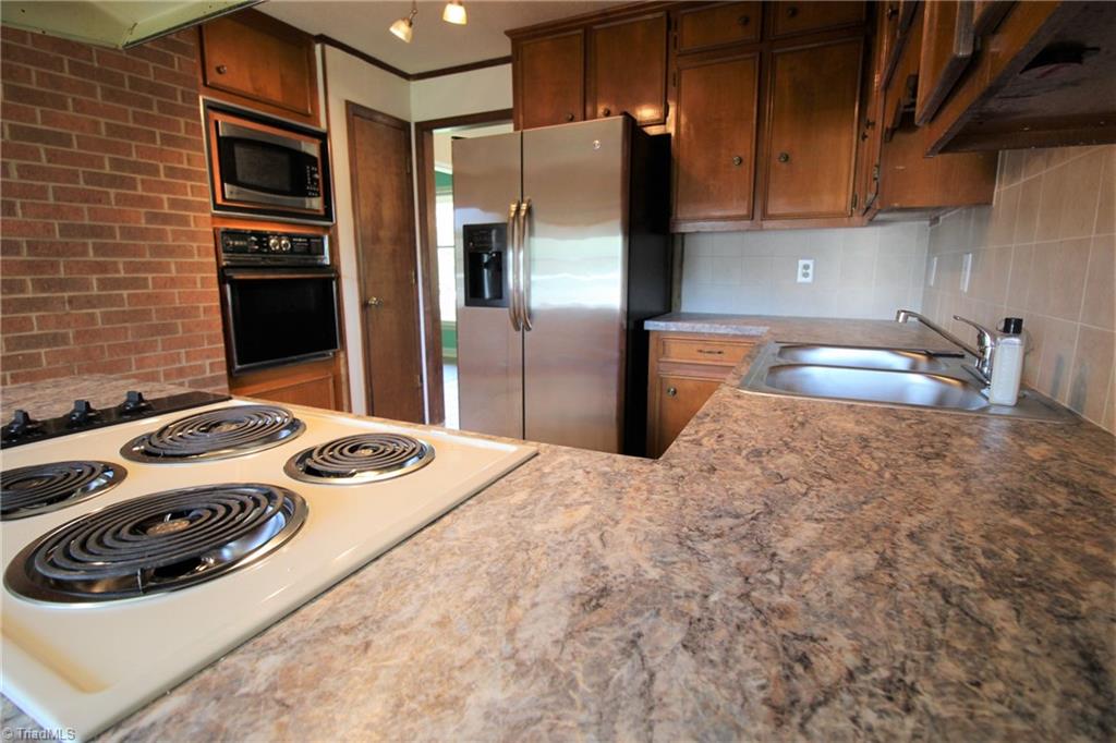 6565 Dennis Road Walnut Cove, NC 27052 - Photo 9 of 20 Gallery Image 9