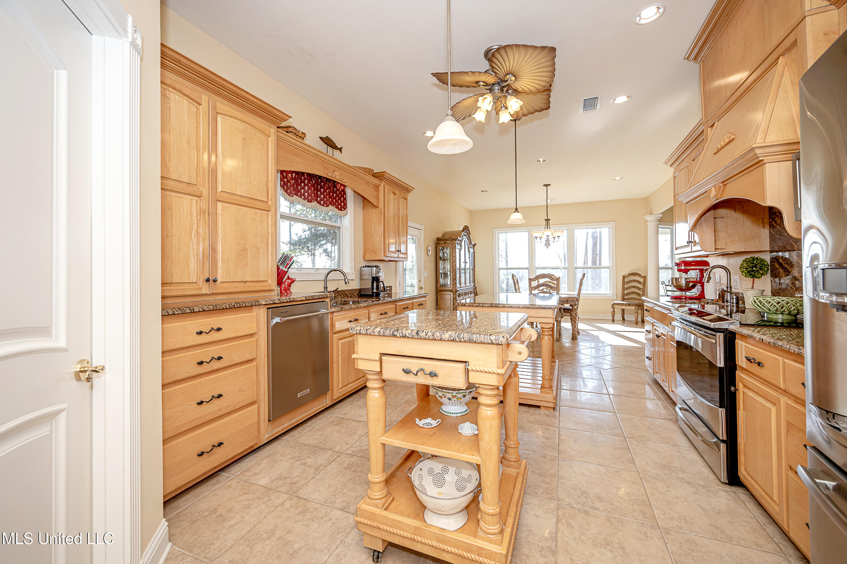 6301 Mary Mahoney Drive Ocean Springs, MS 39564 - Photo 28 of 90 IMG_7273