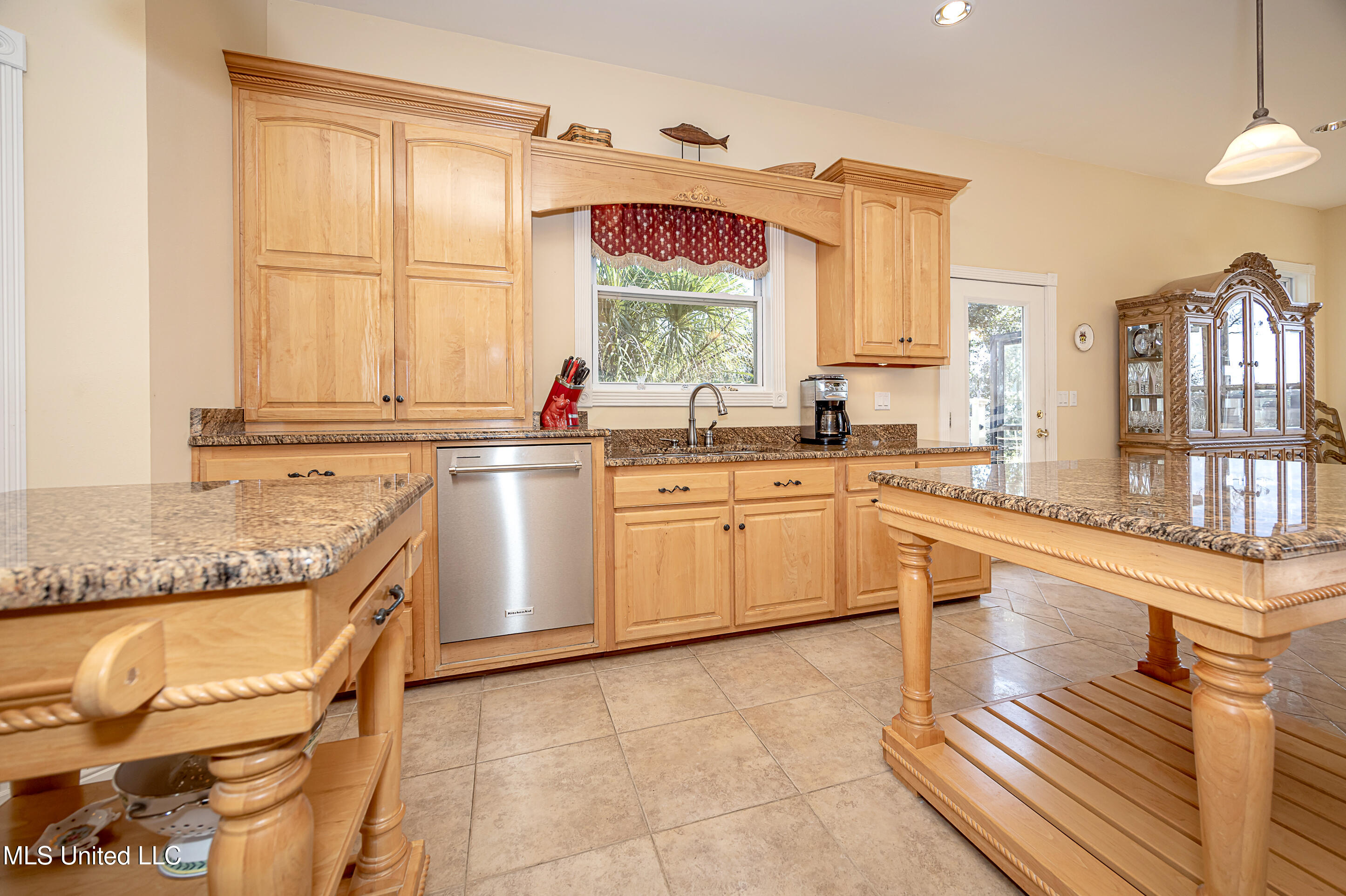 6301 Mary Mahoney Drive Ocean Springs, MS 39564 - Photo 31 of 92 IMG_7274