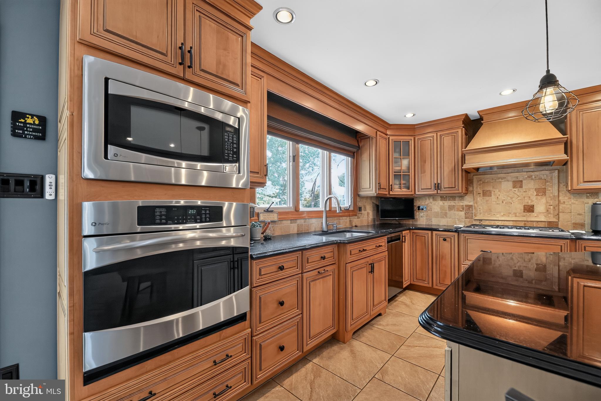 9 Rittenhouse Square Sicklerville, NJ 08081 - Photo 13 of 54