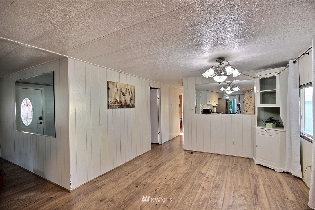 15263 Oak Drive Renton, WA 98058 - Photo 11 of 23 Gallery Image 11