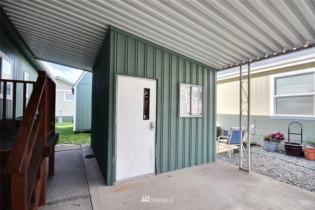 15263 Oak Drive Renton, WA 98058 - Photo 20 of 23 Gallery Image 20