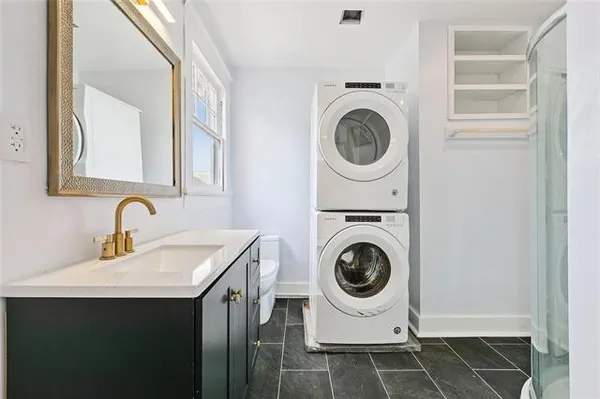 $2,400 | 4119 South Saratoga Street, Unit U, New Orleans, LA 70115