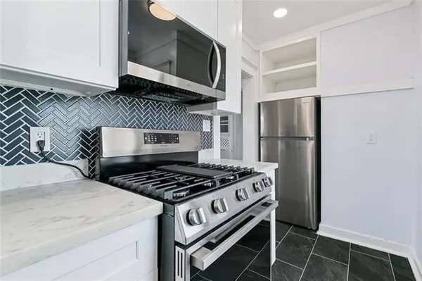 $2,400 | 4119 South Saratoga Street, Unit U, New Orleans, LA 70115
