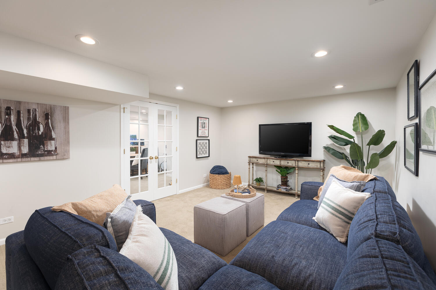 2S151 Stratford Road Glen Ellyn, IL 60137 - Photo 40 of 48 a living room with furniture and a flat screen tv