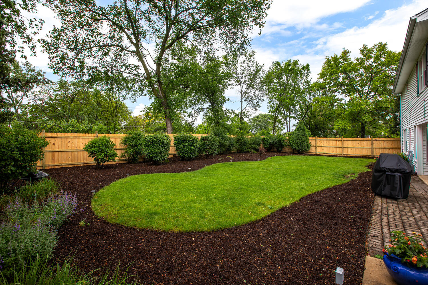 2S151 Stratford Road Glen Ellyn, IL 60137 - Photo 44 of 48 a view of a swimming pool with a garden