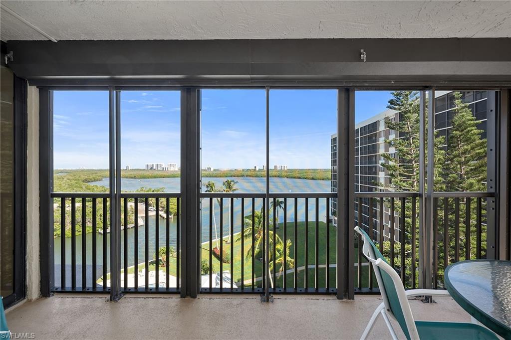 15 Bluebill Avenue, Unit 706 Naples, FL 34108 - Photo 4 of 18