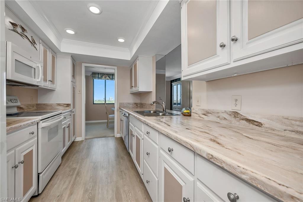 15 Bluebill Avenue, Unit 706 Naples, FL 34108 - Photo 6 of 18