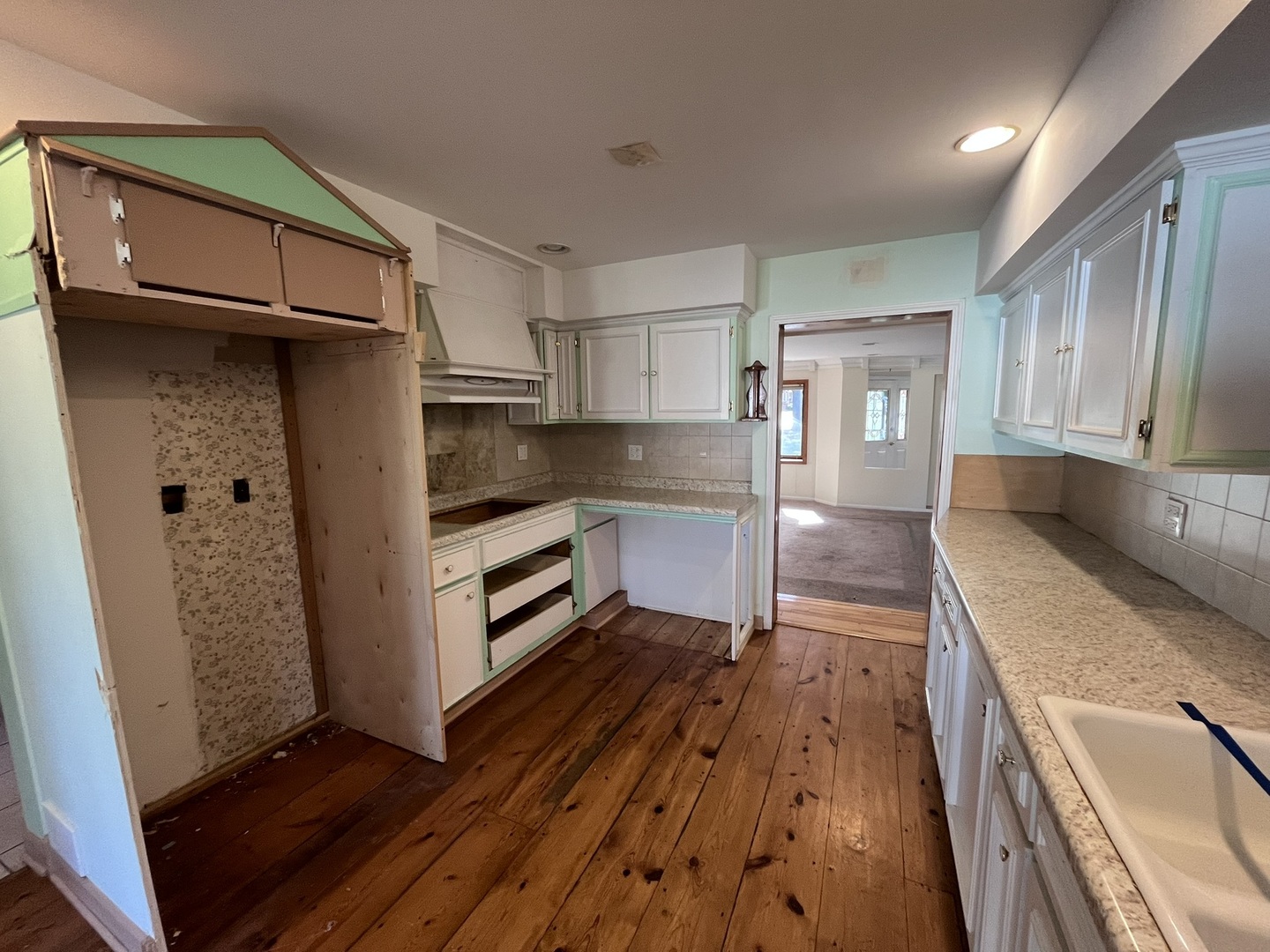 1700 Forest Avenue Des Plaines, IL 60018 - Photo 14 of 20 a kitchen with granite countertop stainless steel appliances a counter top space and cabinets