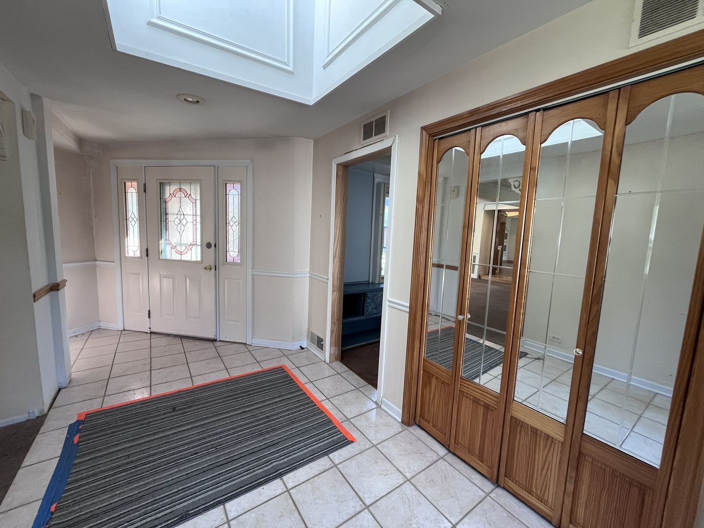 1700 Forest Avenue Des Plaines, IL 60018 - Photo 5 of 20 a view of a room with wooden floor and windows