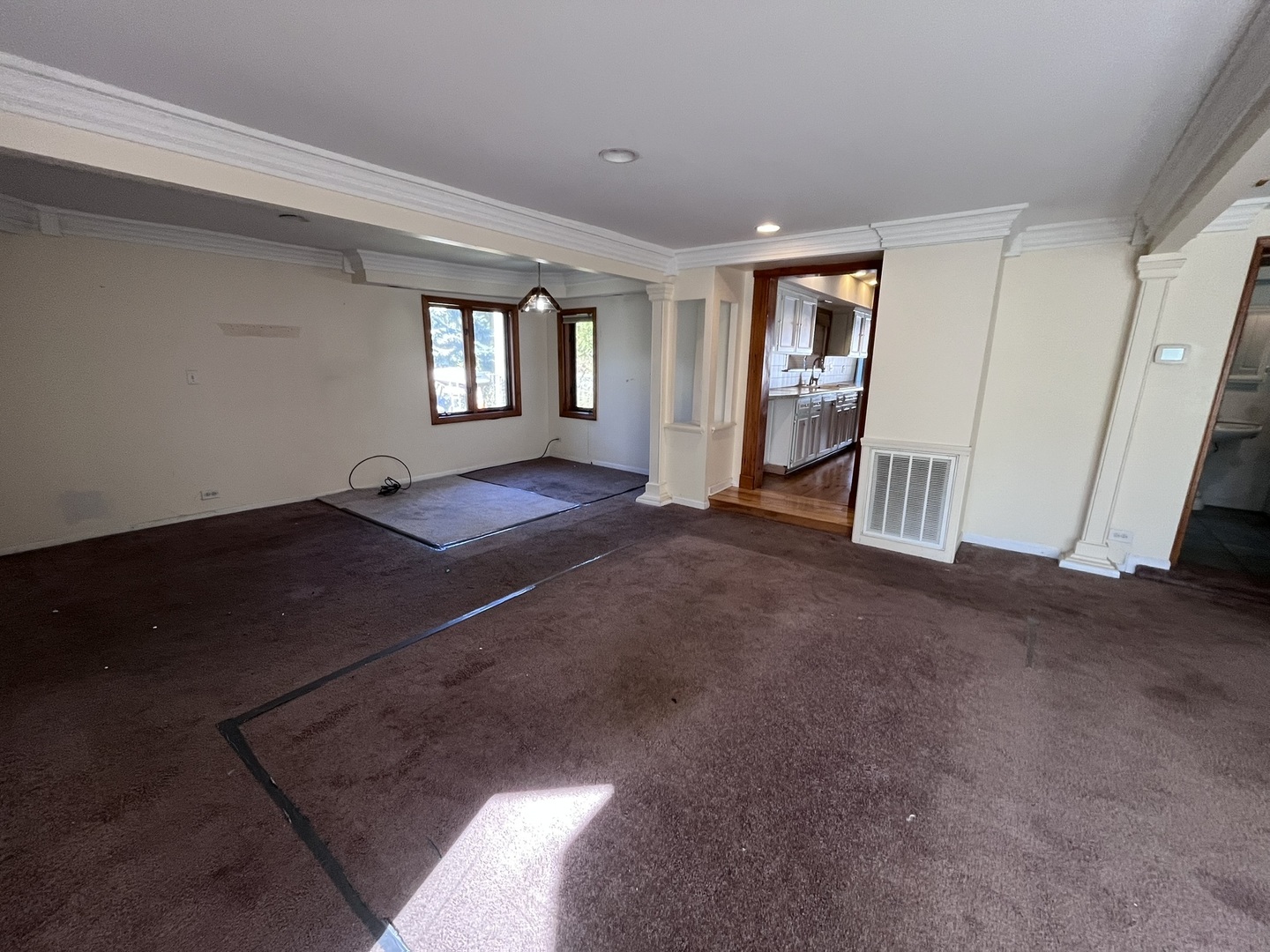 1700 Forest Avenue Des Plaines, IL 60018 - Photo 8 of 20 a view of empty room with wooden floor and cabinet
