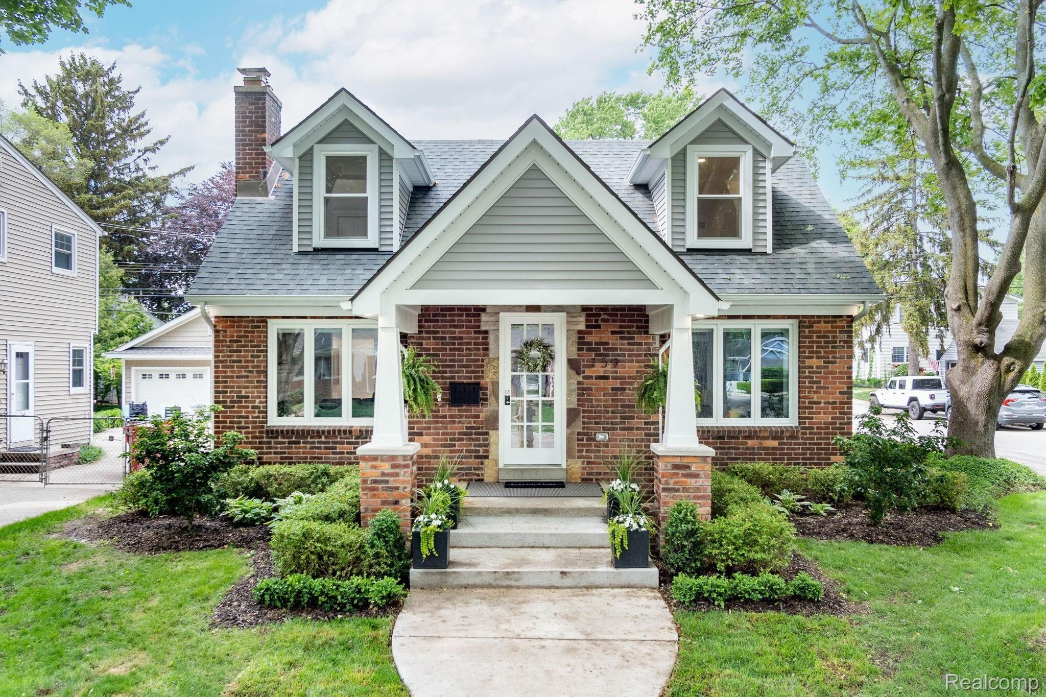 159 Maywood Avenue Rochester, MI 48307 - Photo 2 of 41 Charming Cape Cod
