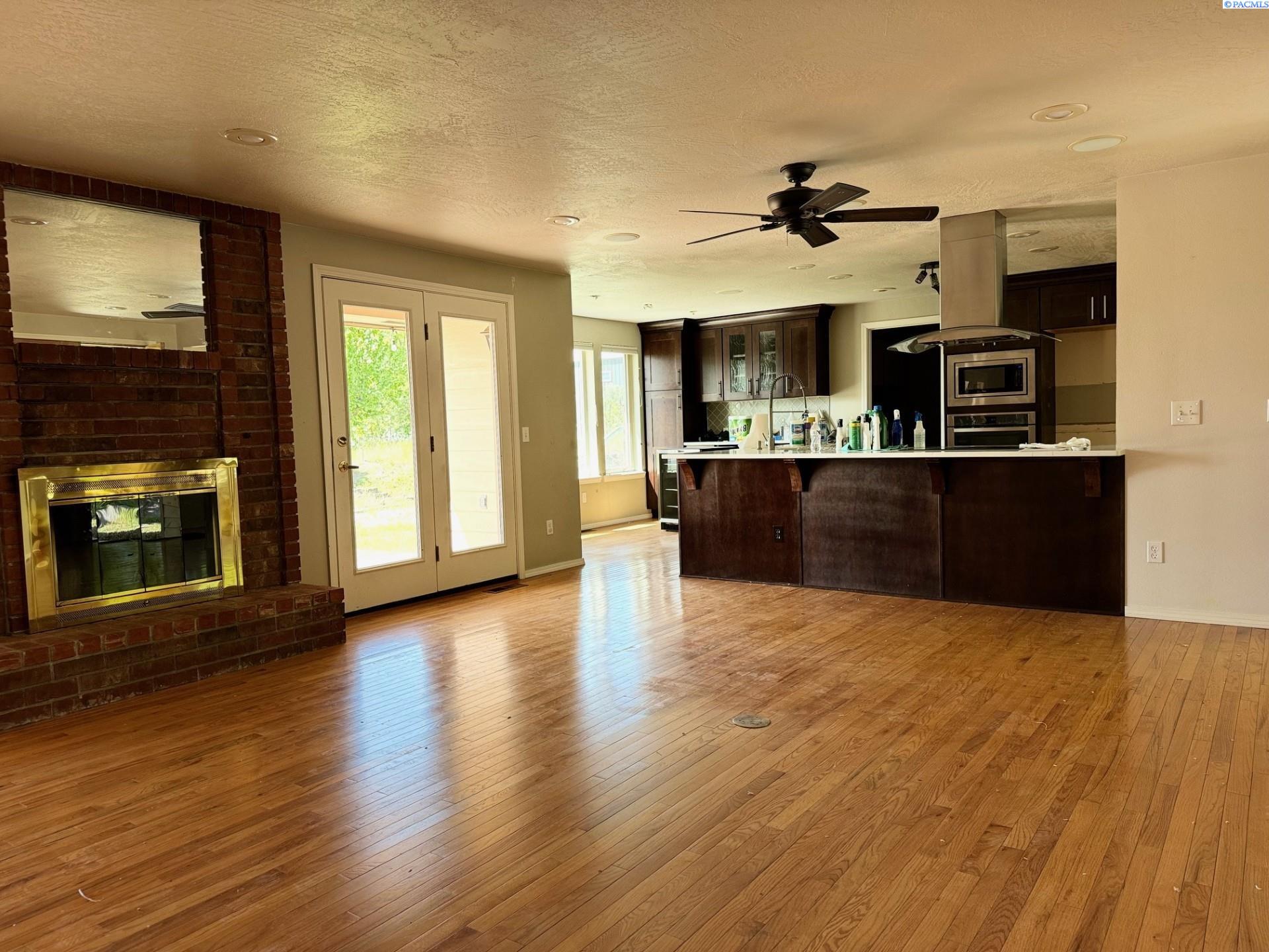 98305 East Clover Road Kennewick, WA 99338 - Photo 6 of 33 Gallery Image 6