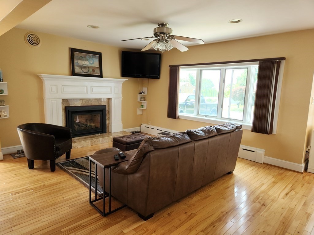 7 Ridgecrest Avenue Fairhaven, MA 02719 - Photo 5 of 27