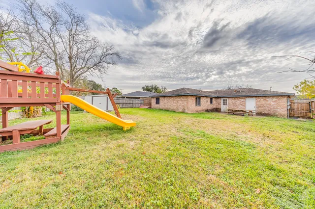 $215,000 | 1221 Kitty Street, Deer Park, TX 77536