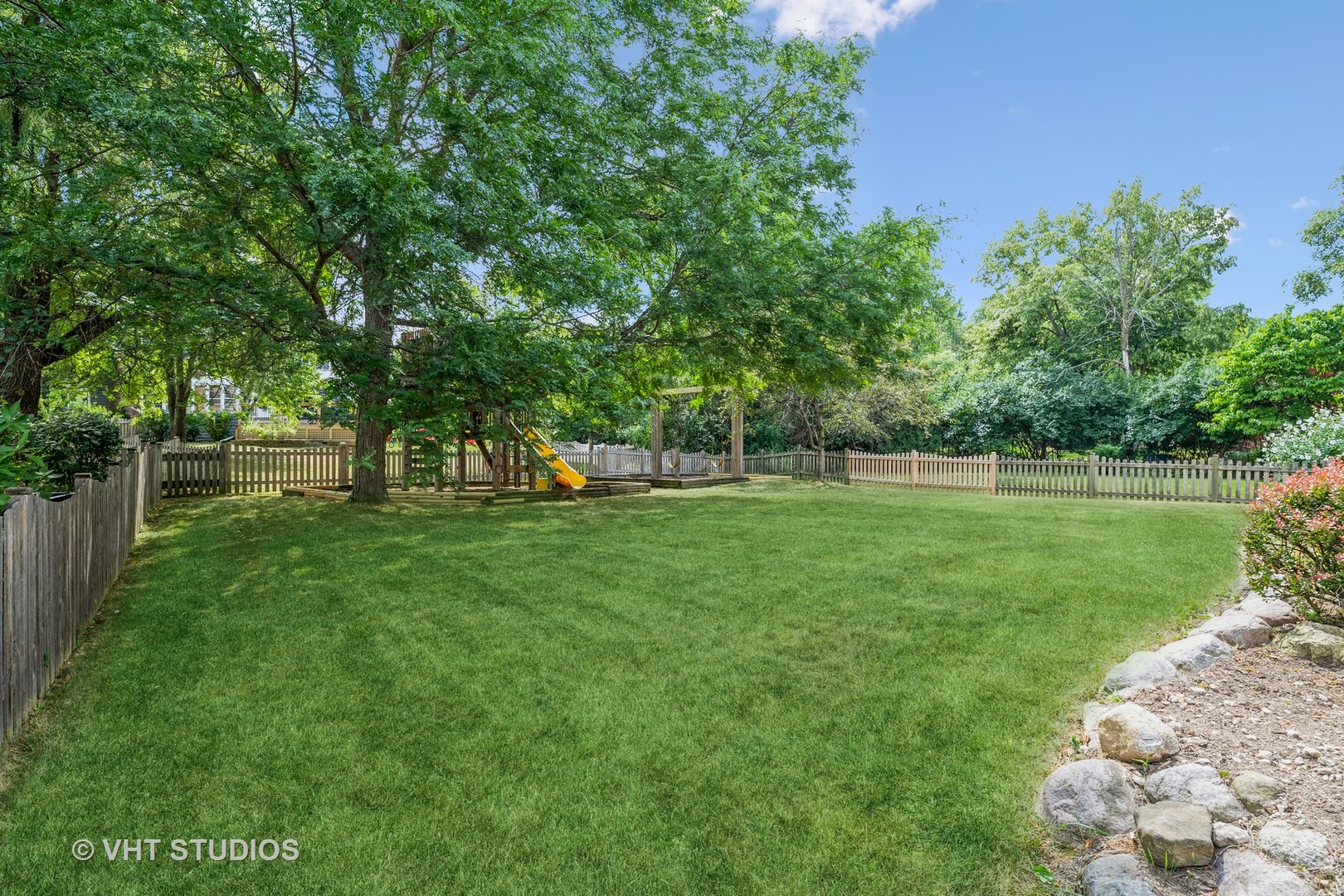 463 Cross Road Gurnee, IL 60031 - Photo 3 of 23