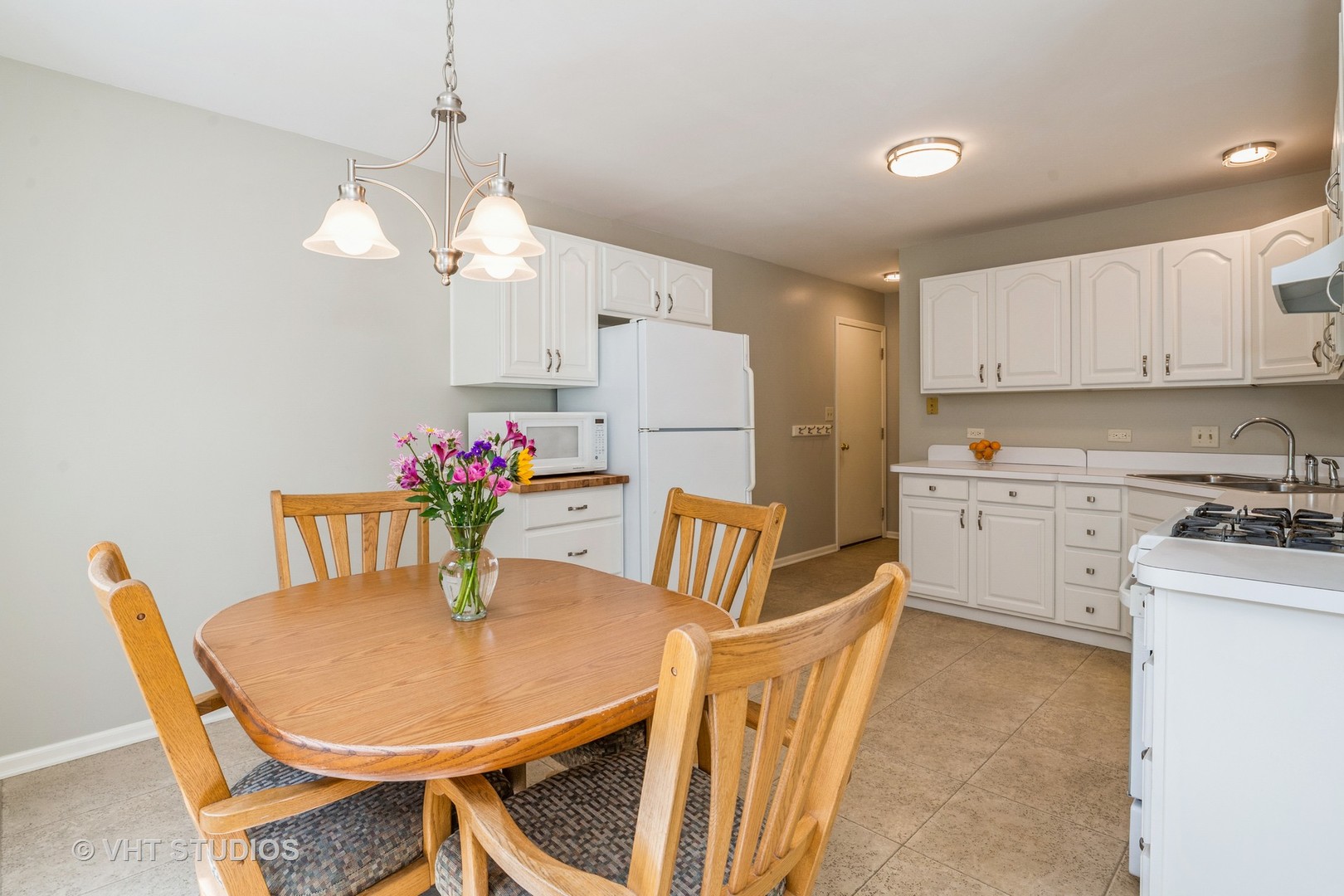 463 Cross Road Gurnee, IL 60031 - Photo 9 of 23