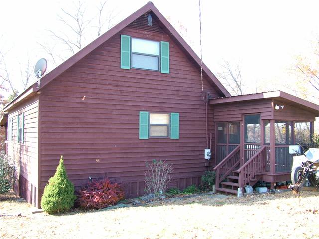 177 Cedar Point Road Bumpus Mills, TN 37028 - Photo 17 of 17 Screened in Porch Entrance