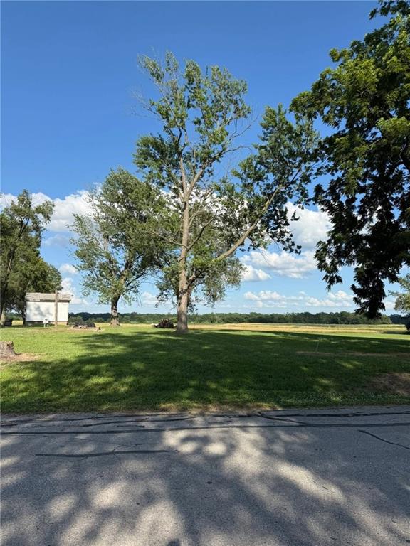 701 2nd Street LeRoy, KS 66857 - Photo 8 of 10