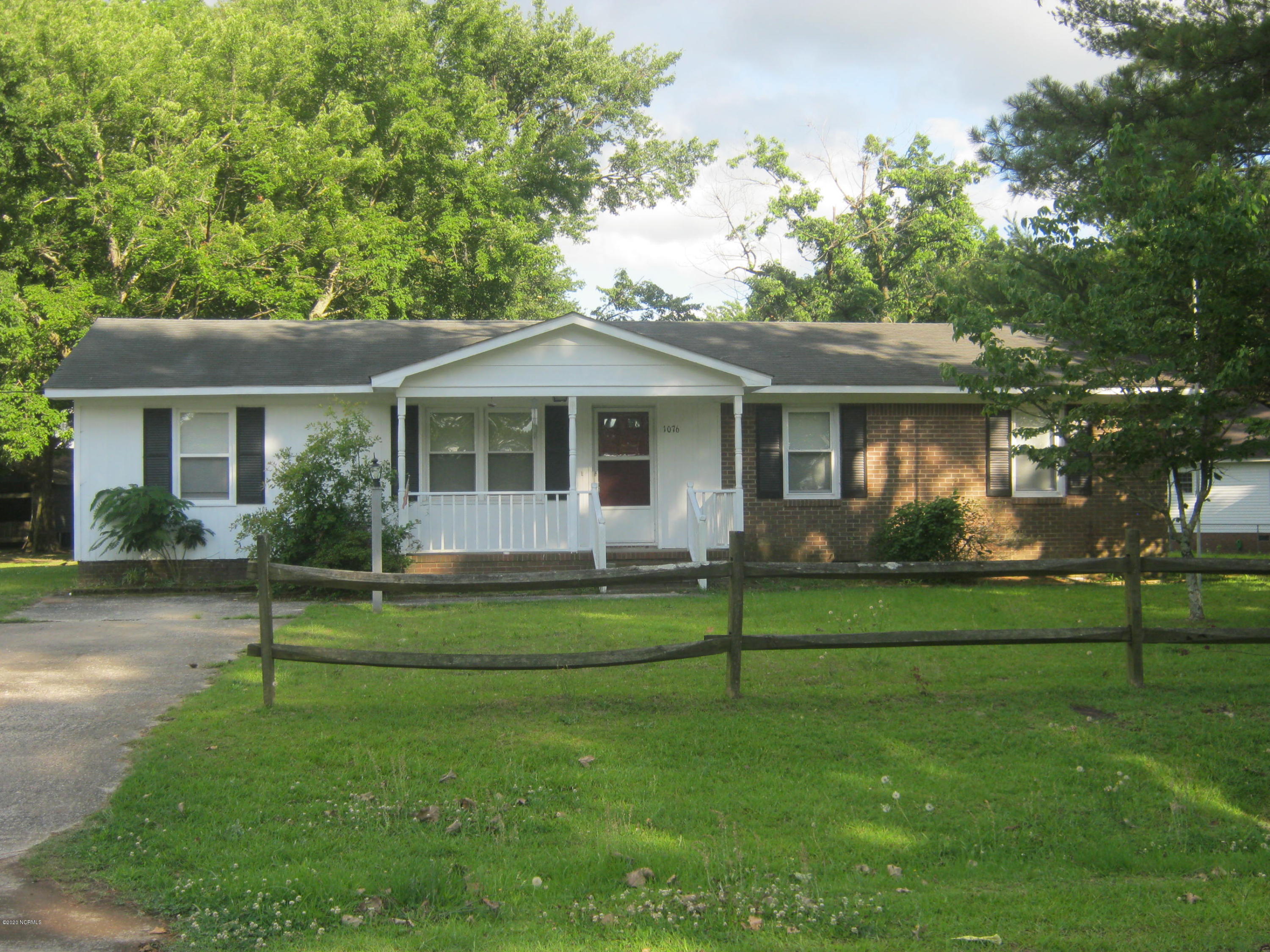 1076 Hopkins Road Williamston, NC 27892 - Photo 1 of 41 IMG_6178