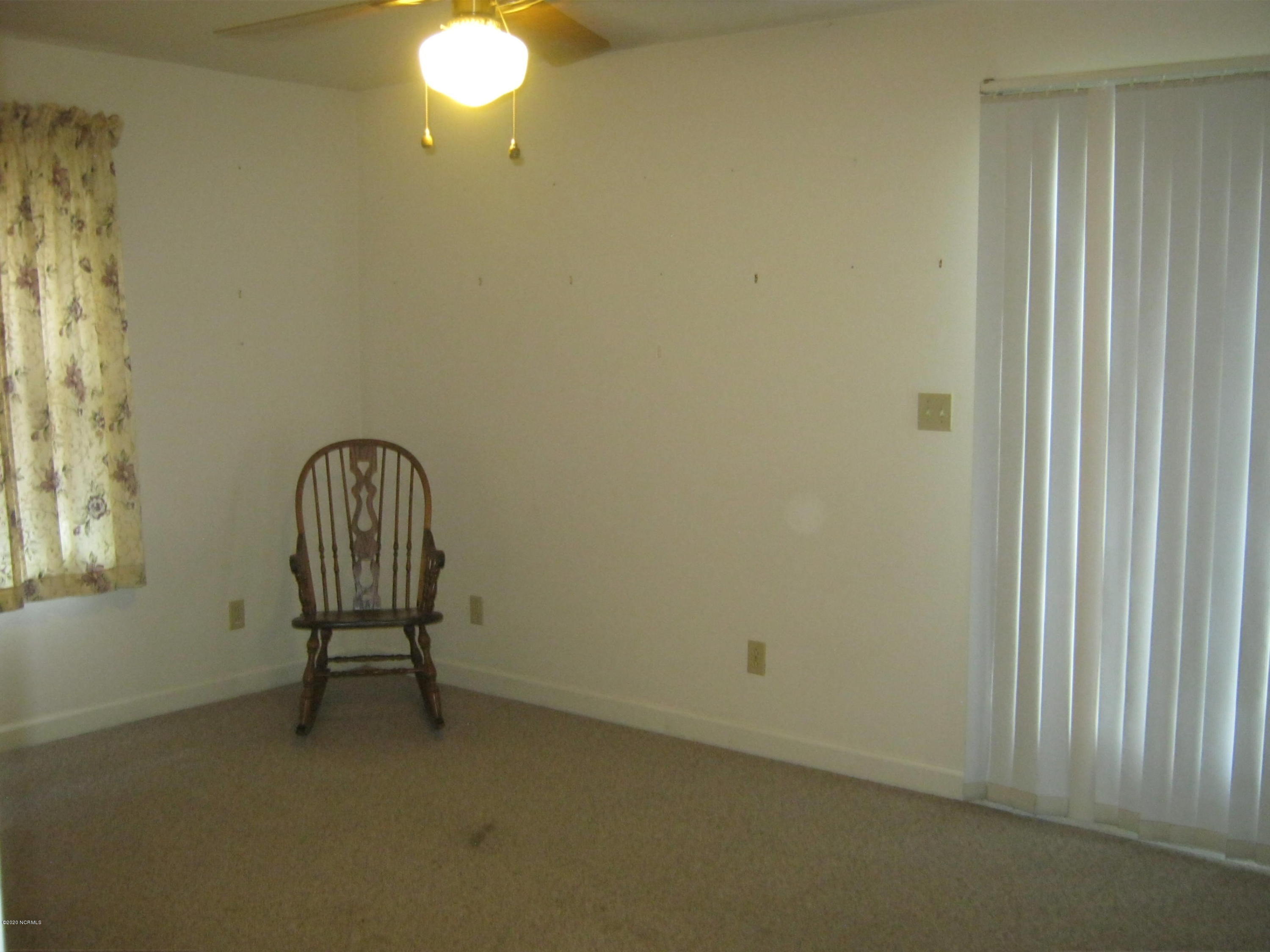 1076 Hopkins Road Williamston, NC 27892 - Photo 13 of 41 IMG_6174