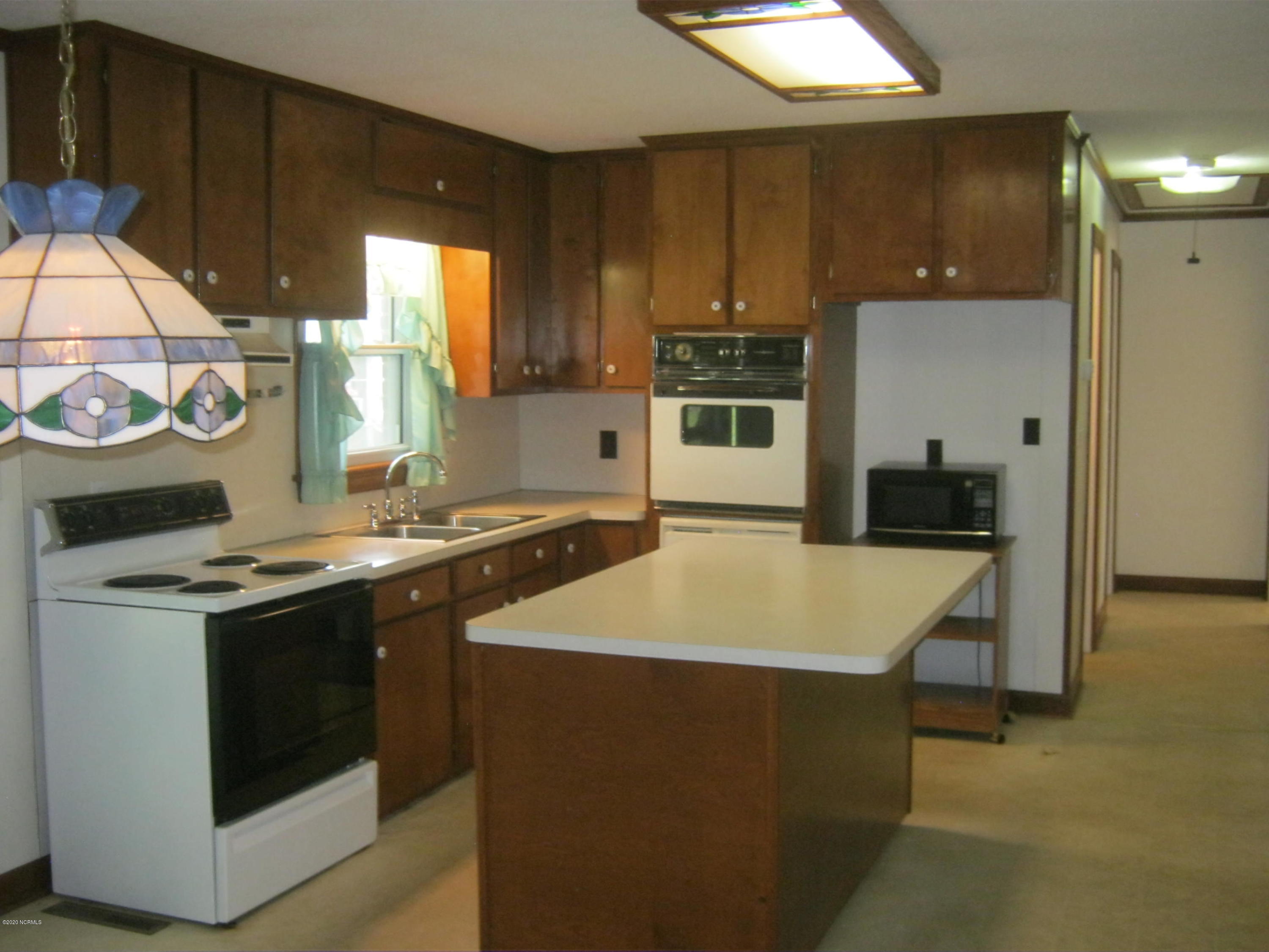 1076 Hopkins Road Williamston, NC 27892 - Photo 8 of 41 IMG_6158
