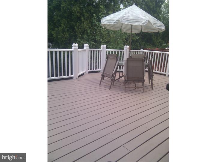 114 Ridgefield Road Philadelphia, PA 19154 - Photo 10 of 18 Deck