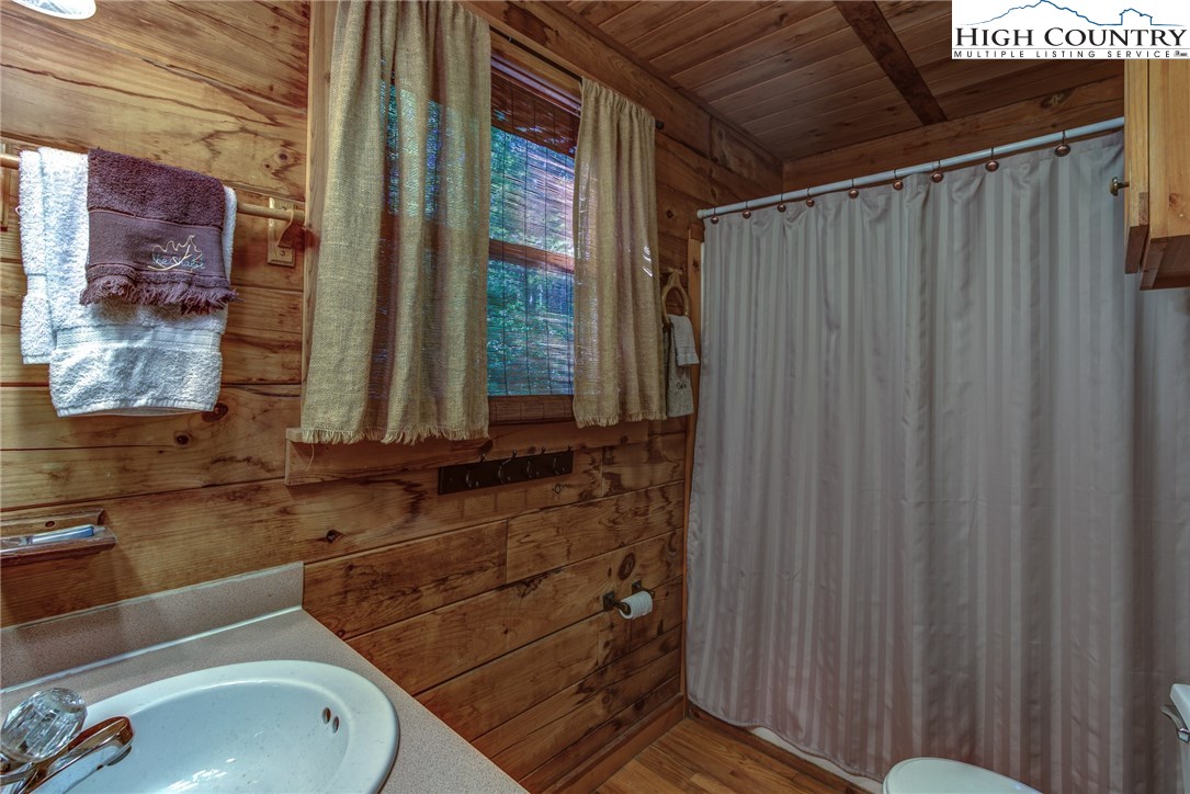 592 Fox Den Road Blowing Rock, NC 28605 - Photo 18 of 31 Gallery Image 18