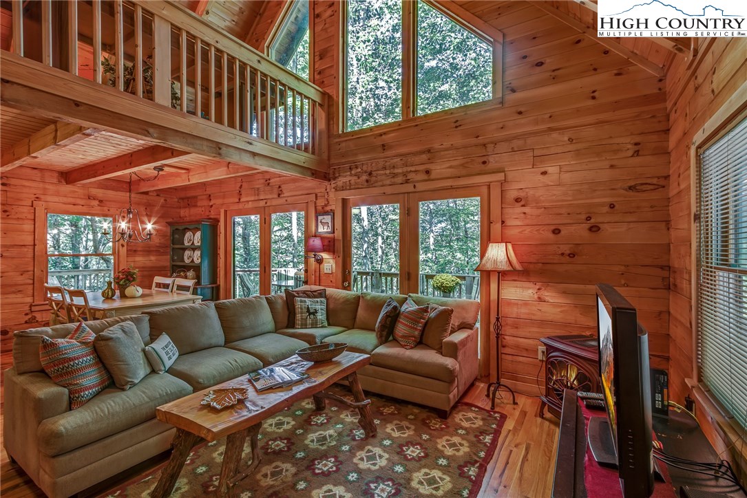 592 Fox Den Road Blowing Rock, NC 28605 - Photo 8 of 31 Gallery Image 8