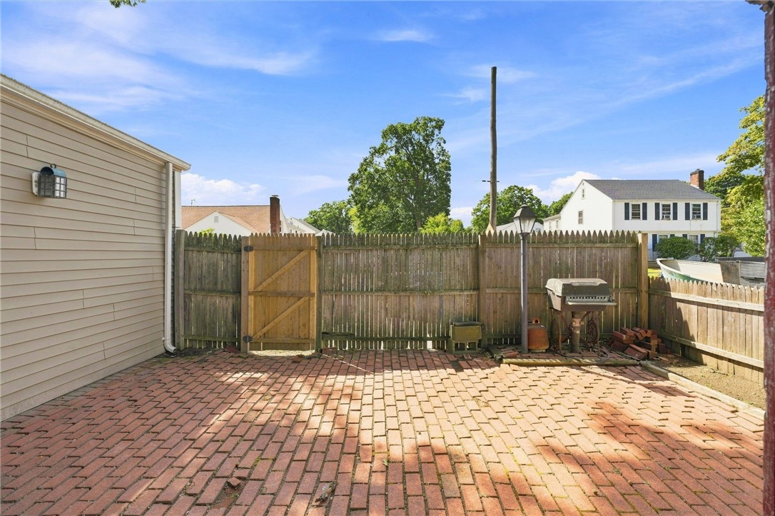77 Ausdale Road Cranston, RI 02910 - Photo 36 of 44 Gallery Image 36