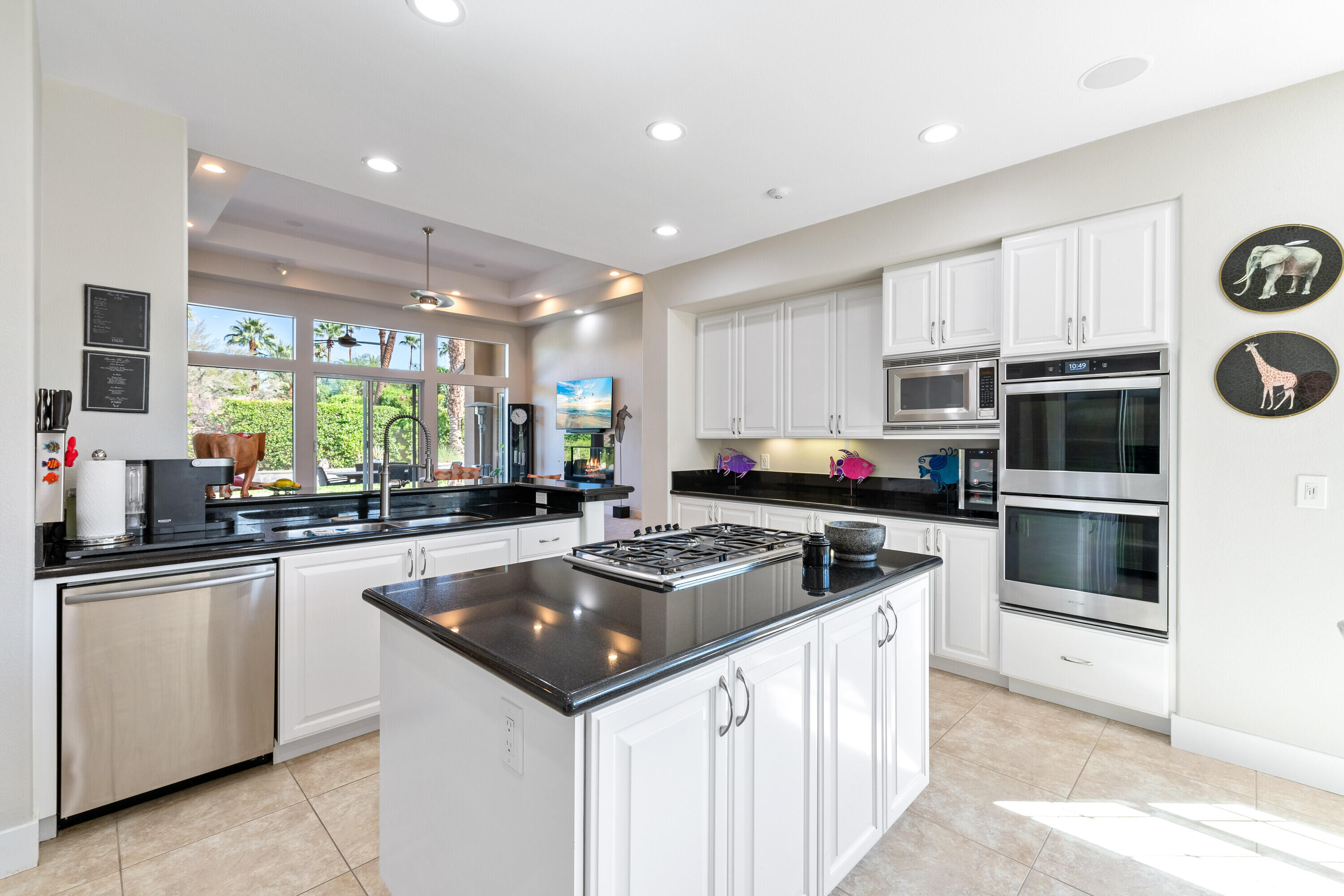 1 Varsity Circle Rancho Mirage, CA 92270 - Photo 17 of 50 Quality Stainless Appliances