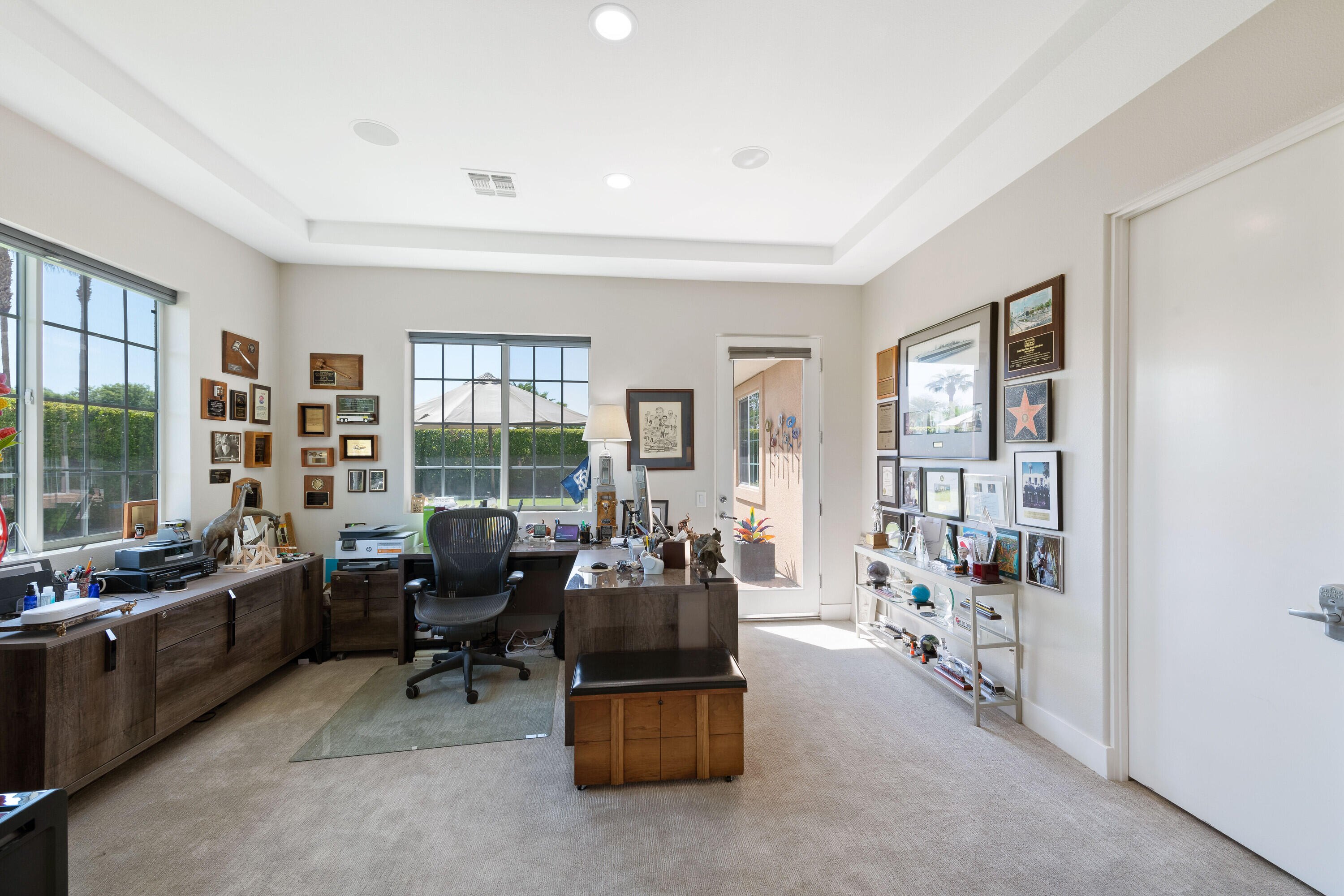 1 Varsity Circle Rancho Mirage, CA 92270 - Photo 24 of 50 Sitting area/office in Primary Suite