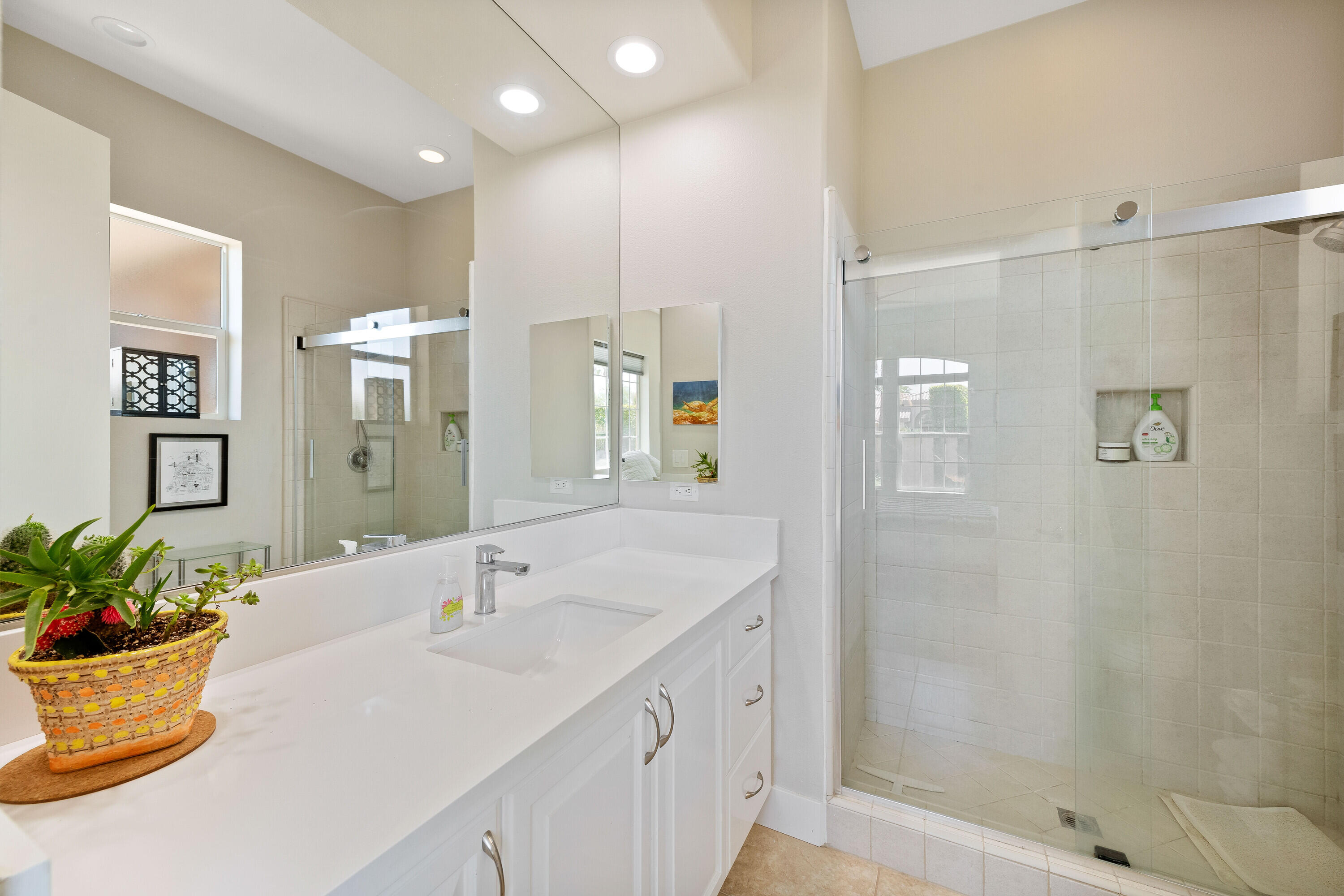 1 Varsity Circle Rancho Mirage, CA 92270 - Photo 34 of 50 3rd bedroom en suite