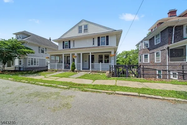 $2,850 | 420 Hill Street, Boonton, NJ 07005