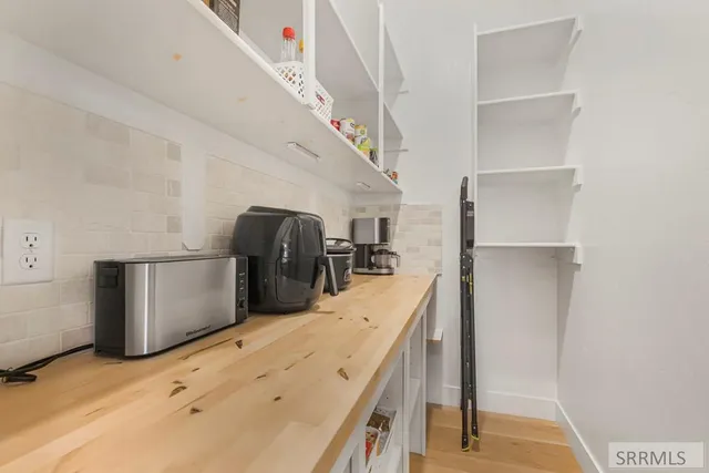 $795,000 | 5561 Jolyn Way, Idaho Falls, ID 83404